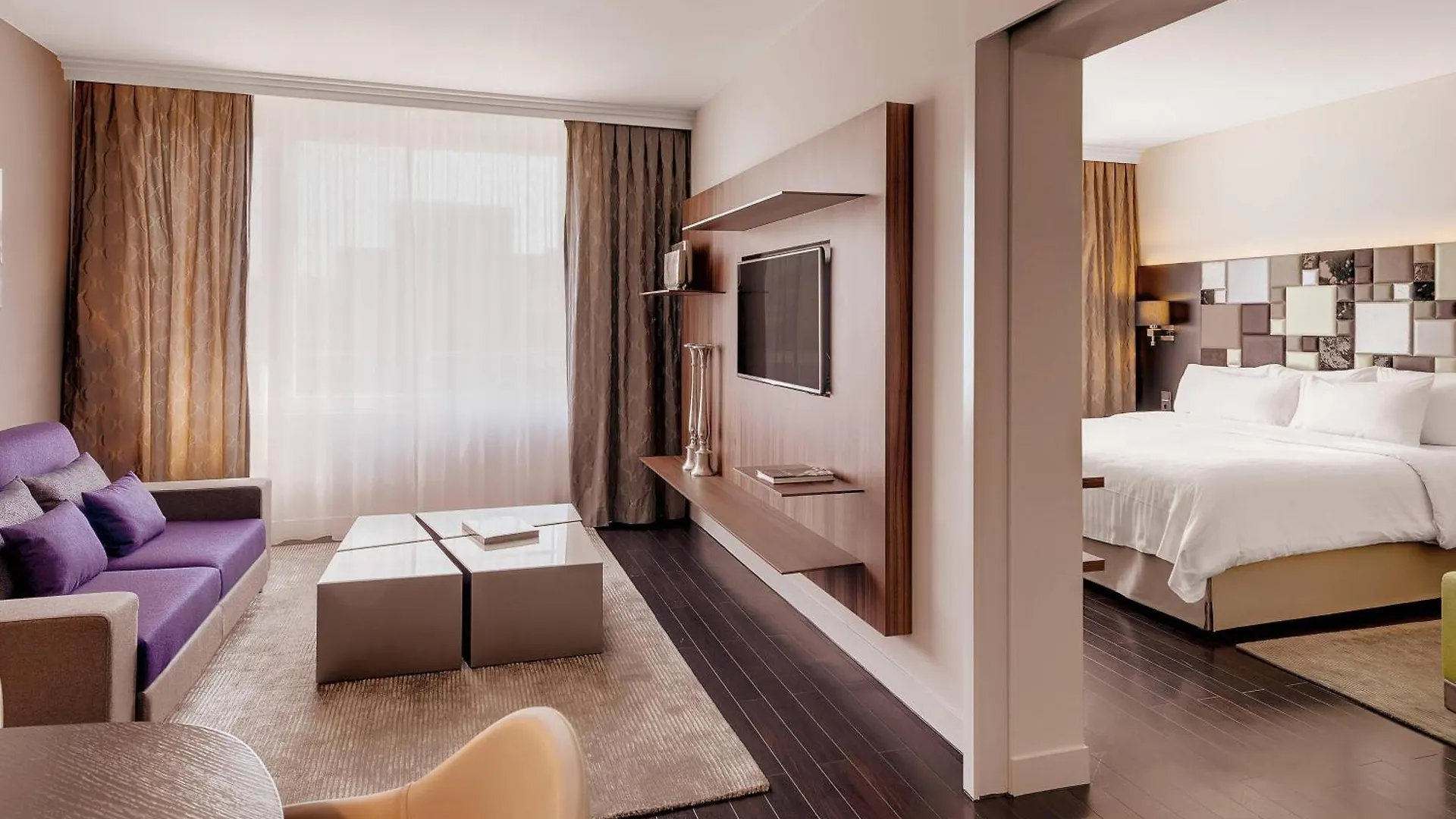 Courtyard By Marriott Zurich North Hotel