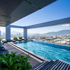 Luxtery & Spa 4* Da Nang