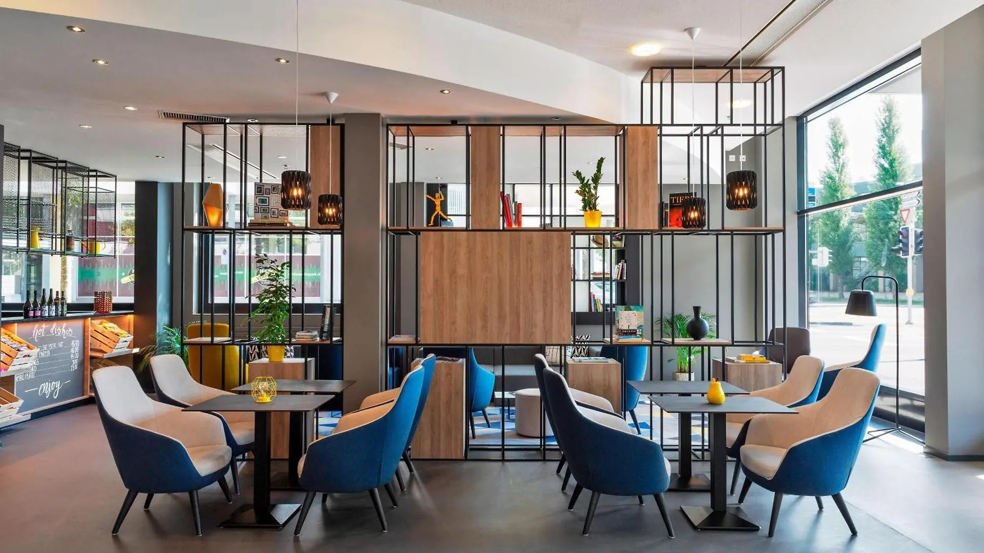 Courtyard By Marriott Zurich North Hotel