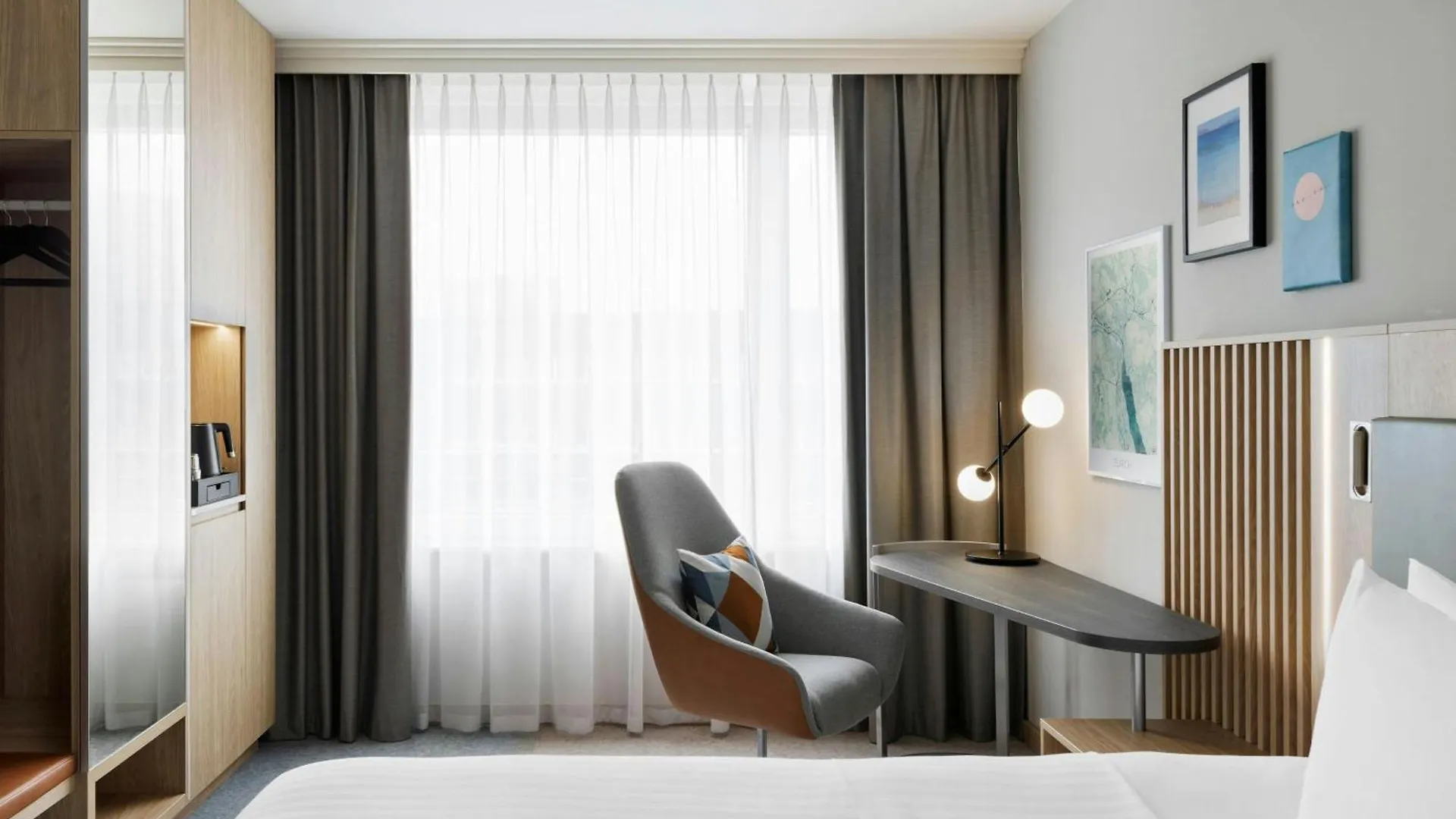 Courtyard By Marriott Zurich North Hotel