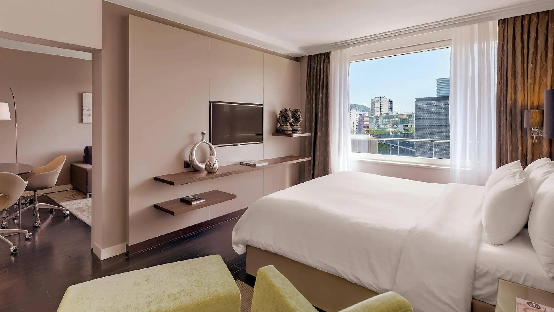 Courtyard By Marriott Zurich North Hotel
