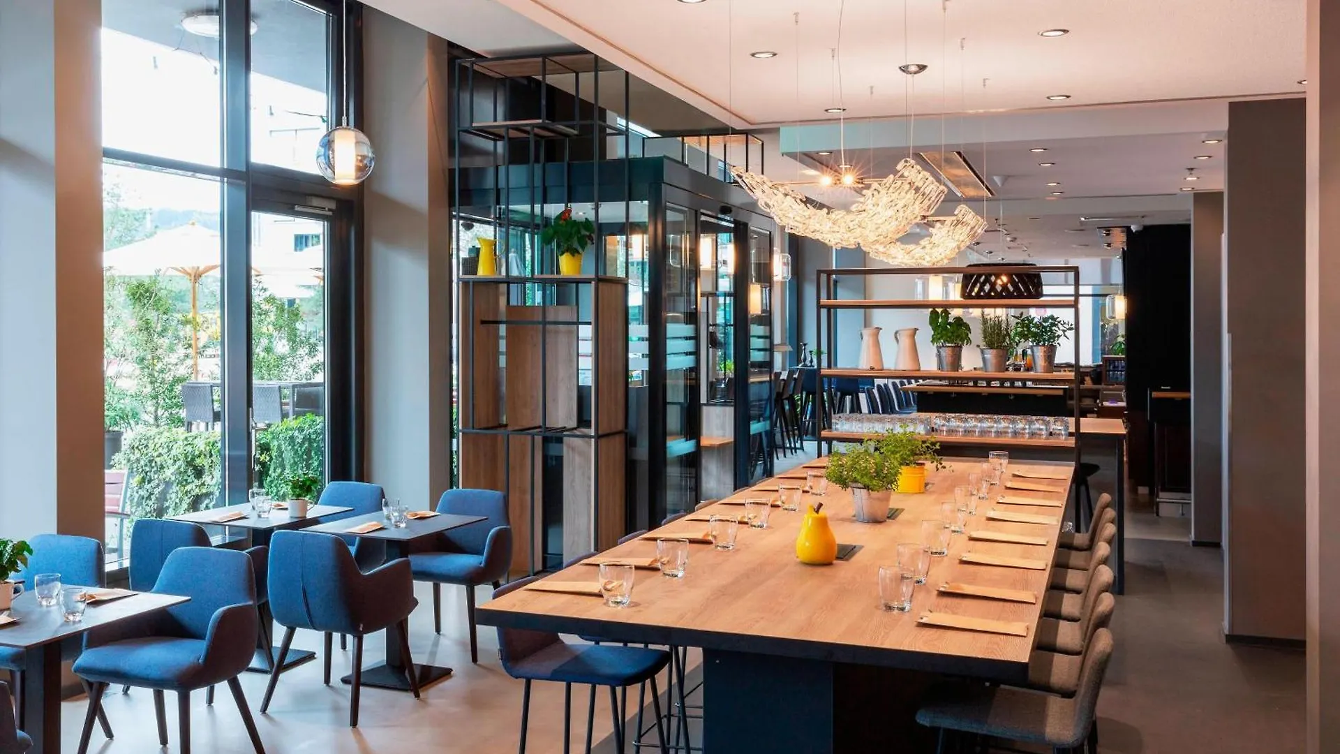 Courtyard By Marriott Zurich North Hotel
