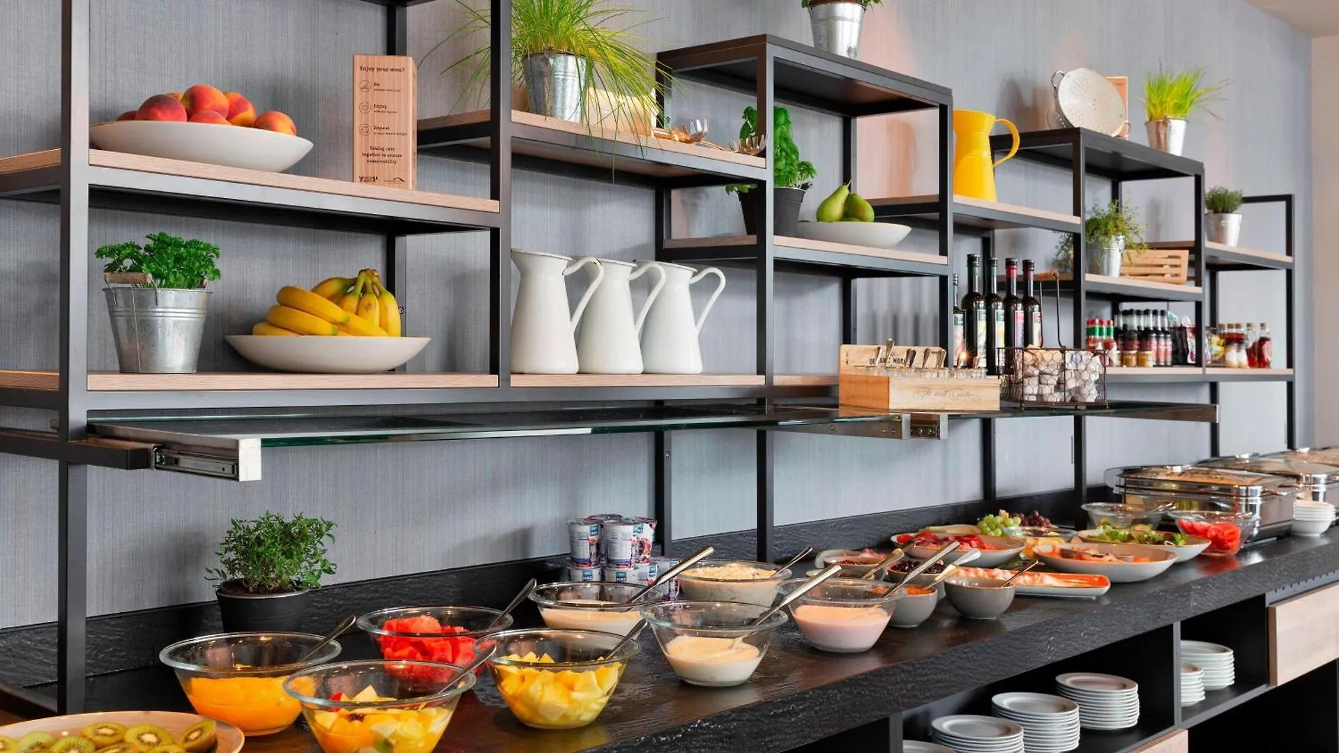 Courtyard By Marriott Zurich North Hotel