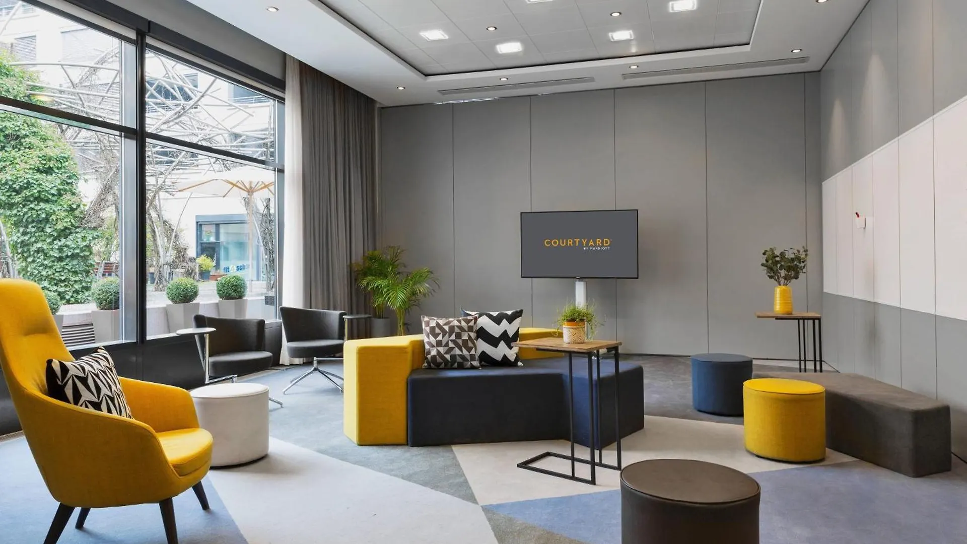 Courtyard By Marriott Zurich North Hotel