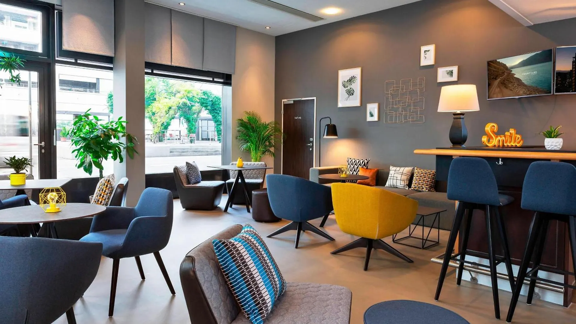 Courtyard By Marriott Zurich North Hotel