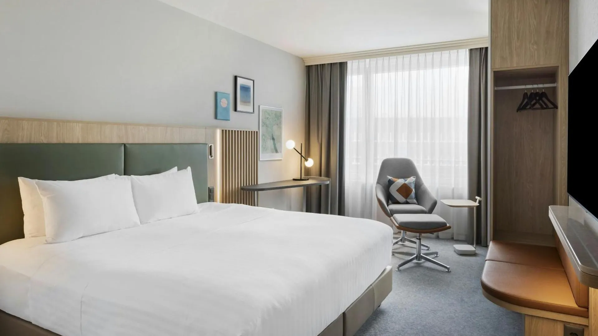 Courtyard By Marriott Zurich North Hotel 4*,