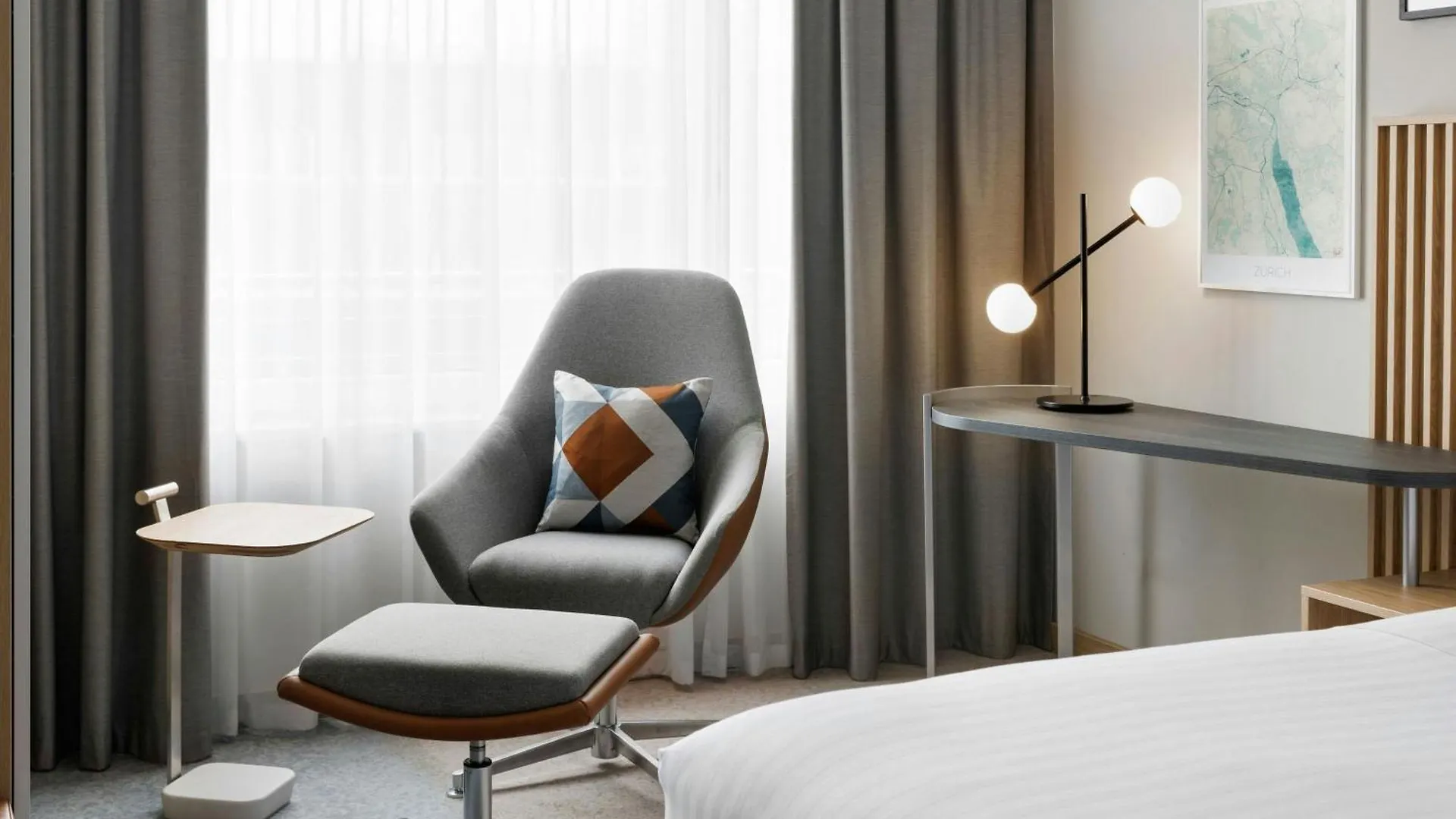 Courtyard By Marriott Zurich North Hotel