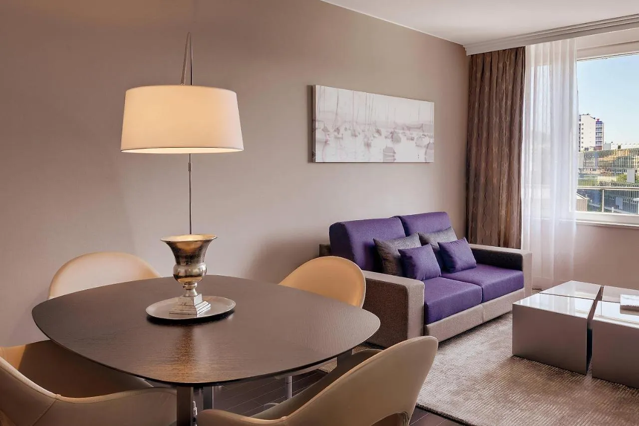 Hotel Courtyard By Marriott Zurich North 4*,