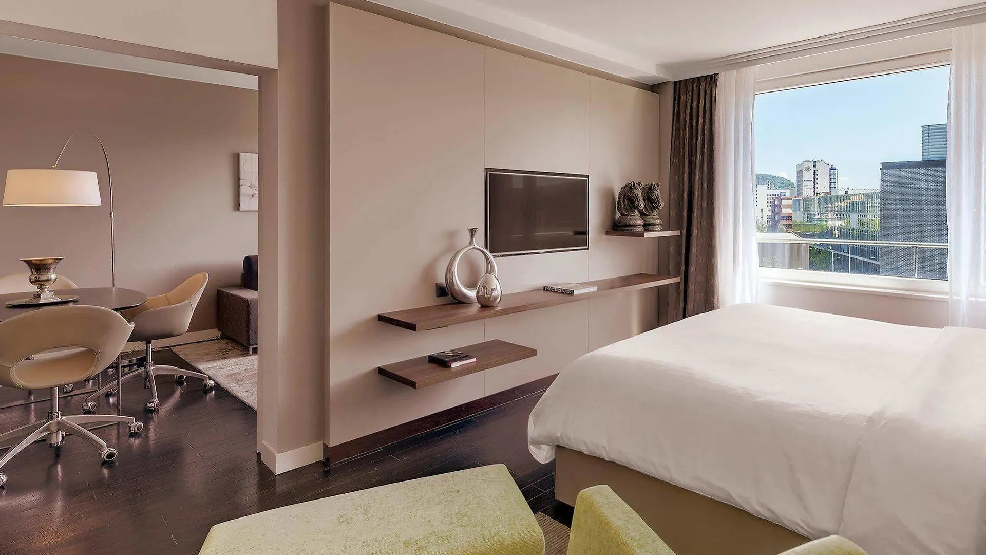 Hotel Courtyard by Marriott Zürich Nord 4*,