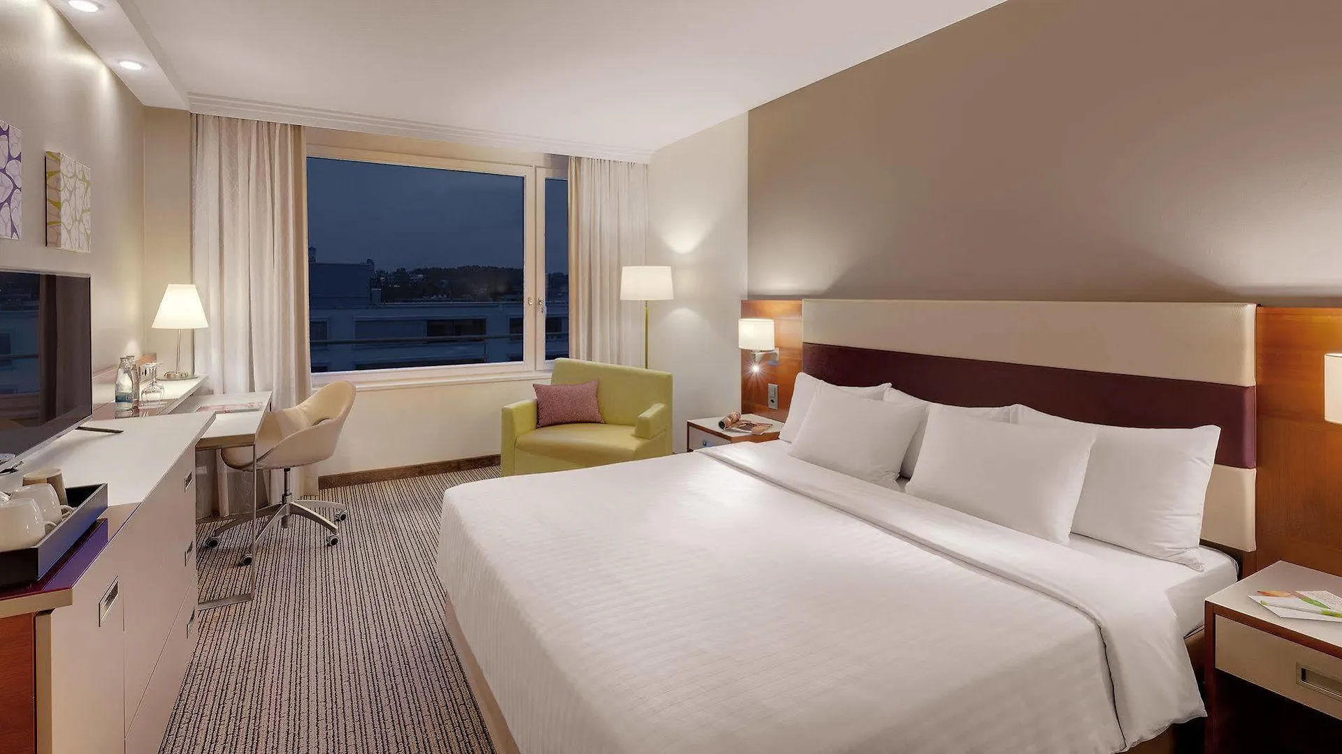 Courtyard By Marriott Zurich North Hotel