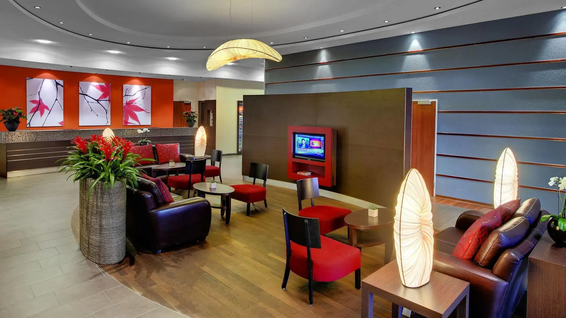 Courtyard By Marriott Zurich North Hotel